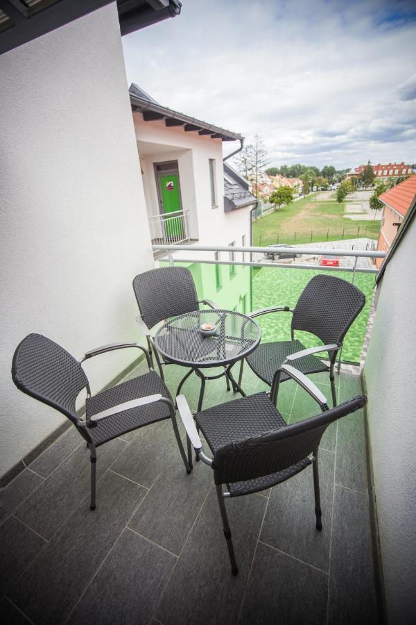 Azur Haz Gyoengyvirag Apartman Sárvár 외부 사진
